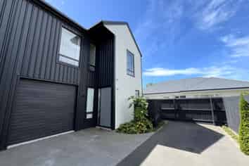 126 Warden St, Shirley