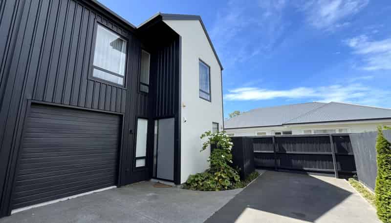 126 Warden St, Shirley