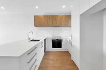 126 Warden St, Shirley