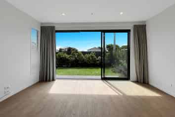 126 Warden St, Shirley