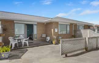 2/6 Warre Street, Waitara