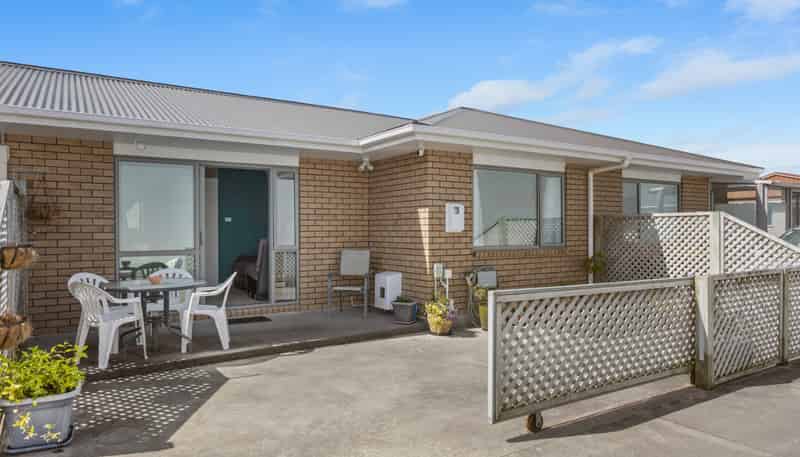 2/6 Warre Street, Waitara