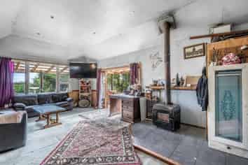 6 Mclew Road, KENNINGTON