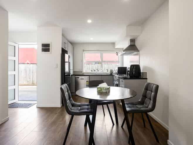 2/12 Blackburn Street, Frankton