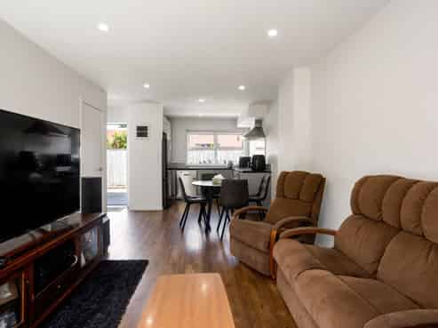 2/12 Blackburn Street, Frankton