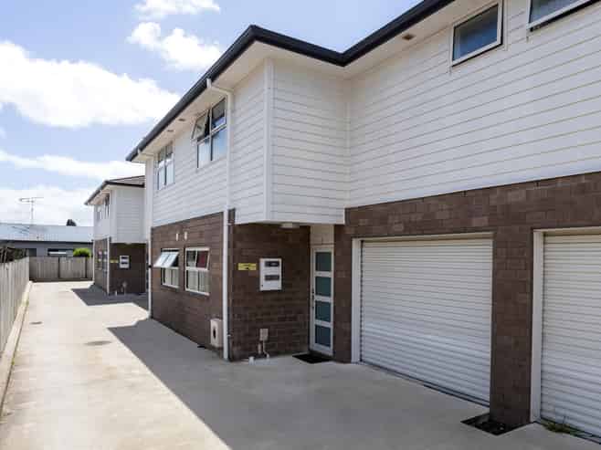 2/12 Blackburn Street, Frankton