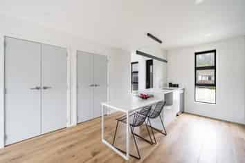 4/11 Lees grove, Wainuiomata