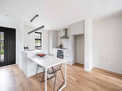 4/11 Lees grove, Wainuiomata