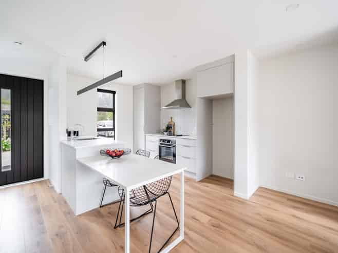 4/11 Lees grove, Wainuiomata