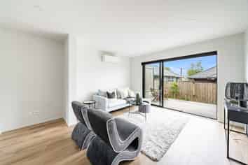 4/11 Lees grove, Wainuiomata