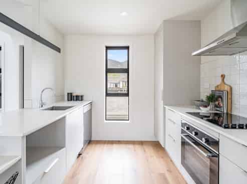 4/11 Lees grove, Wainuiomata