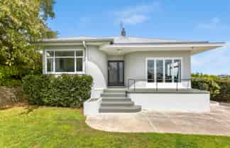 168 Seaview Road, Westown