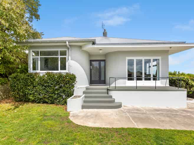 168 Seaview Road, Westown