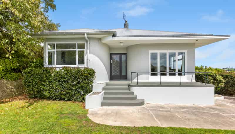 168 Seaview Road, Westown