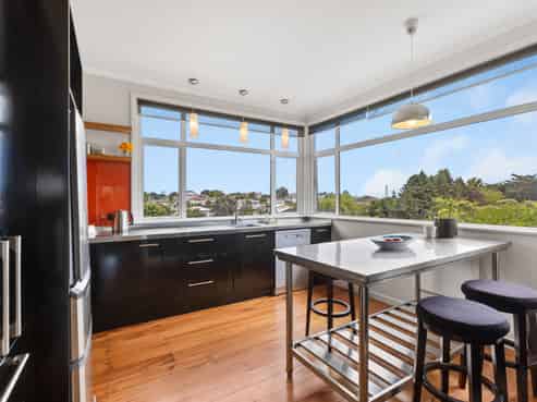 168 Seaview Road, Westown