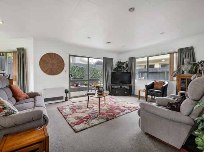 38 Tukapa Street, Westown