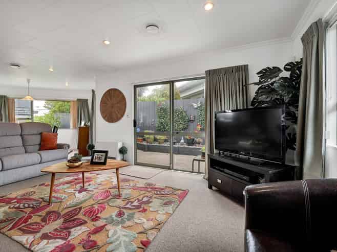 38 Tukapa Street, Westown