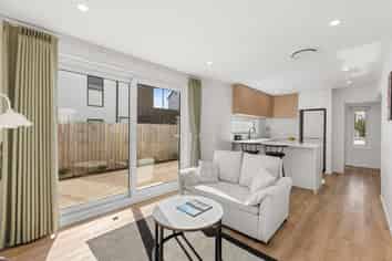 2/61 Waltham Road, Sydenham