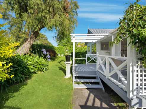 1/177 Abbotts Way, Remuera