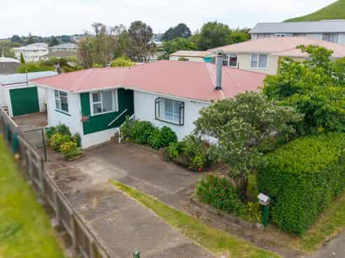 55 Arahura Crescent, Porirua
