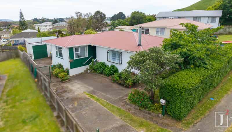 55 Arahura Crescent, Porirua