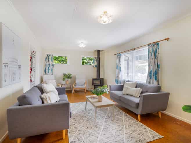 55 Arahura Crescent, Porirua