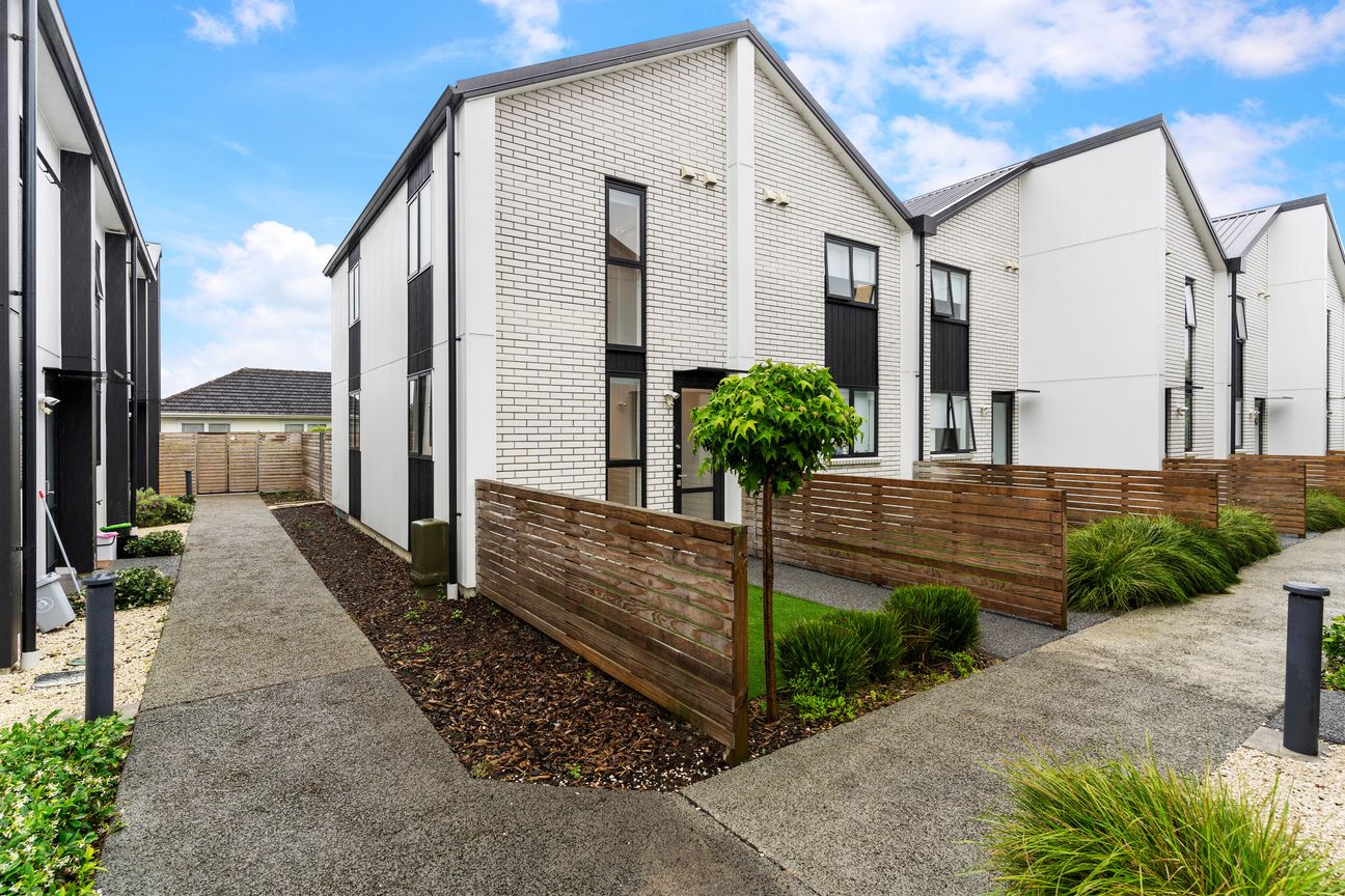 Modern 2022 built 2 bed, 2 bath with carpark - Widok 2