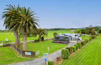 1335 East Coast Road, Kaiaua