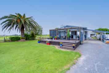 1335 East Coast Road, Kaiaua