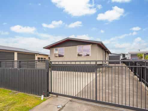 64 Hinau Street, Castlecliff