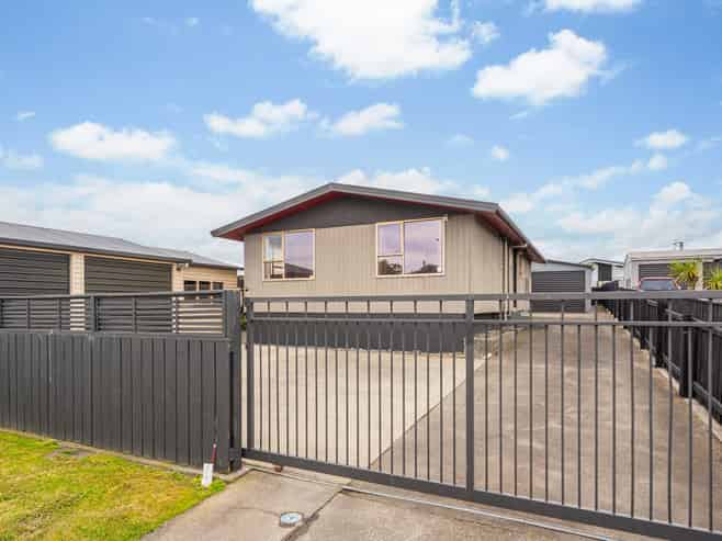 64 Hinau Street, Castlecliff