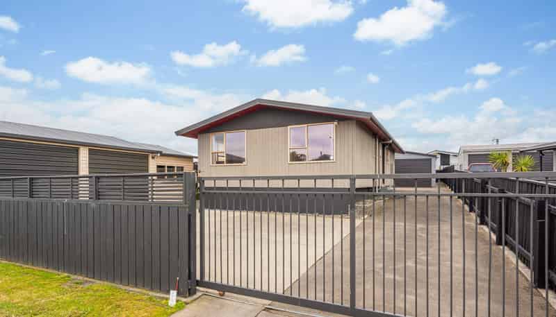 64 Hinau Street, Castlecliff