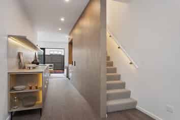 5/44 Winchester Street, Merivale