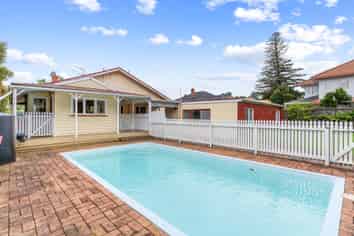 8 Epsom Avenue, Epsom
