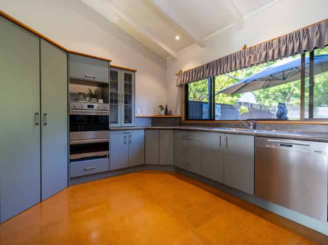 229 Brymer Road, Baverstock