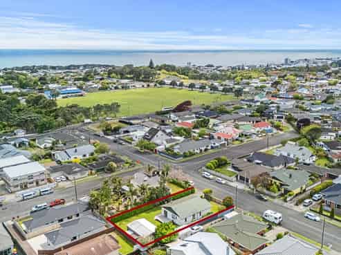 14 Sanders Avenue, Westown