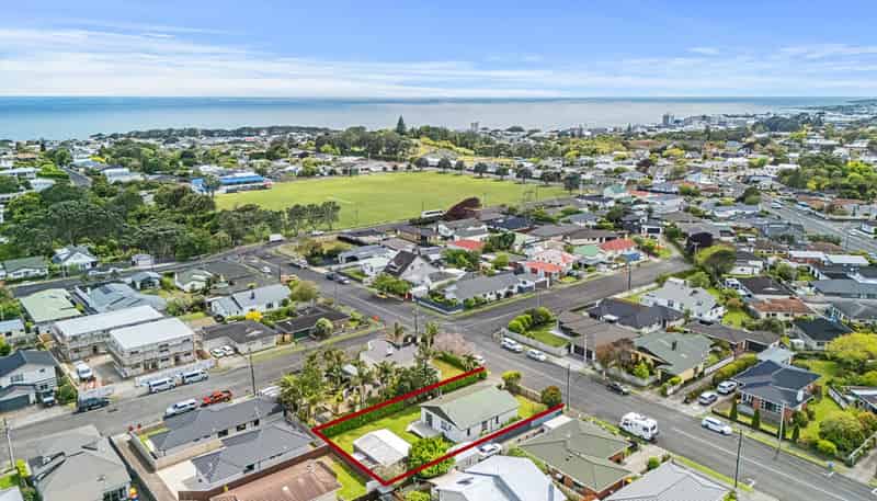 14 Sanders Avenue, Westown