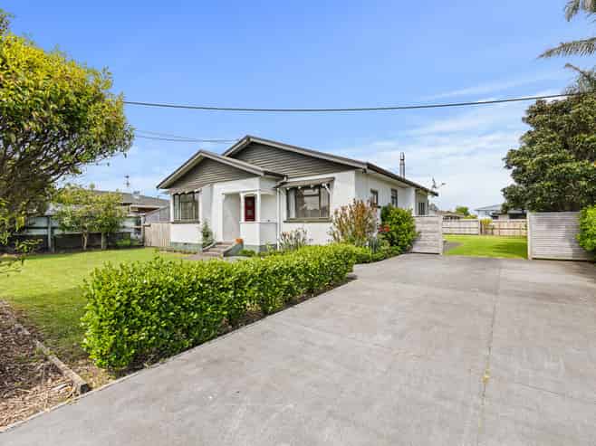 14 Sanders Avenue, Westown