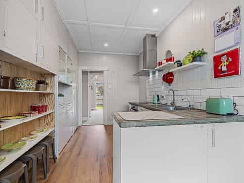 14 Sanders Avenue, Westown