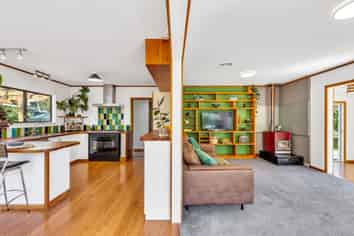 70 North Road, The Wood