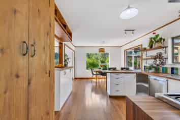 70 North Road, The Wood