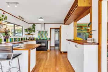 70 North Road, The Wood