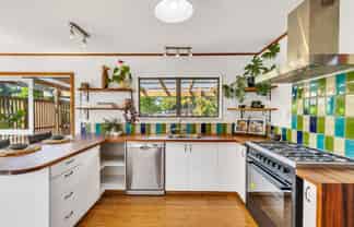 70 North Road, The Wood