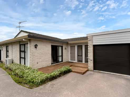 2/230 Bucklands Beach Road, Bucklands Beach