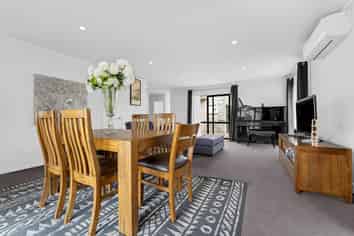 2/230 Bucklands Beach Road, Bucklands Beach