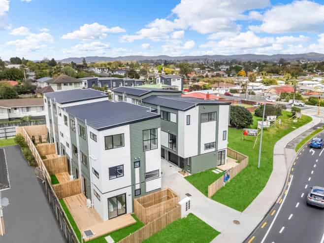 125 Universal Drive, Henderson