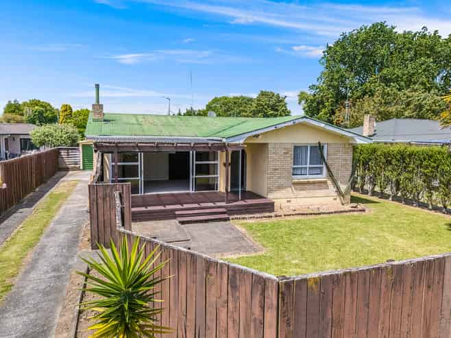 112 Masters Avenue, Silverdale