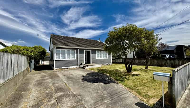 6 Churton Crescent, Taita