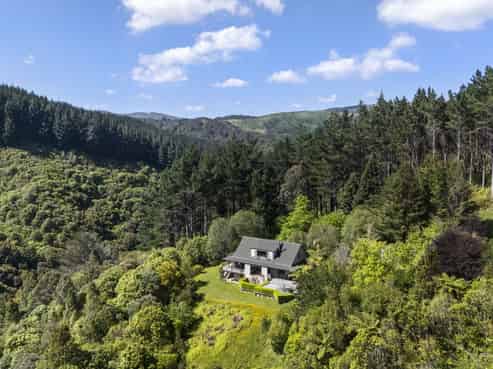 562 Turitea Road, Turitea