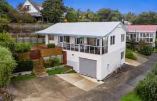 10 Poike Road, Hairini